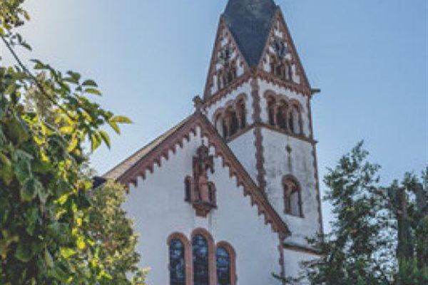 Die katholische Pfarrkirche St. Matthias